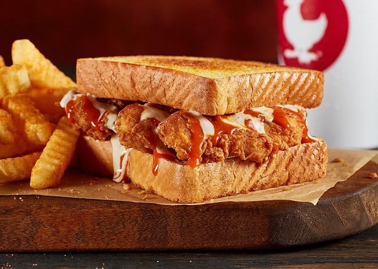 Zaxby's Kickin' Chicken Sandwich