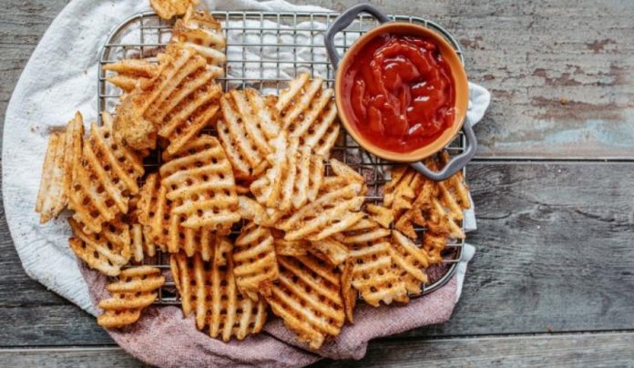Logan's Roadhouse Adds New Waffle Fries And Boneless Wings As Part Of 2021 Summer Menu