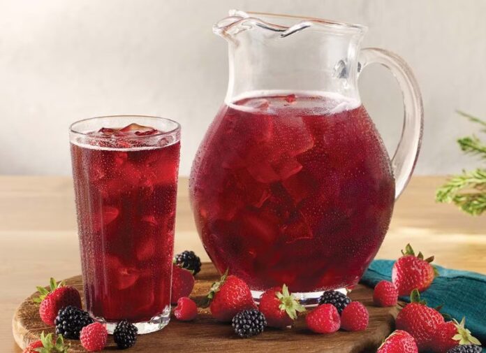 Cracker Barrel Pours New Merry Berry Tea, Brings Back Broccoli Cheese Casserole