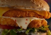 Carl’s Jr. Launches New Spicy Chicken Maxx Sandwich Carl's Jr. Launches New Spicy Chicken Maxx Sandwich