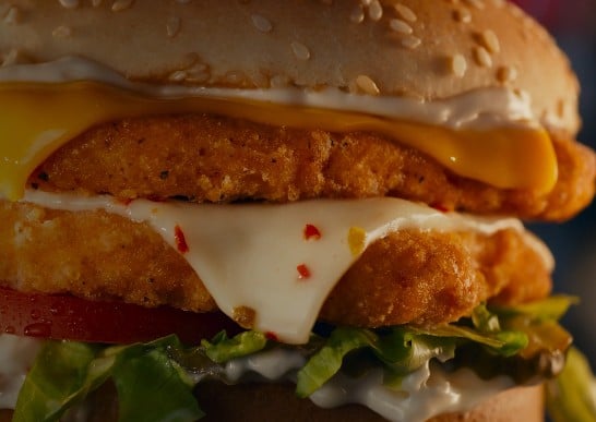 Carl's Jr. Launches New Spicy Chicken Maxx Sandwich Carl's Jr. Launches New Spicy Chicken Maxx Sandwich